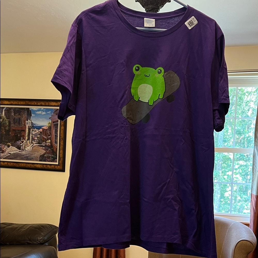 Purple Men’s Tee with Frog Design